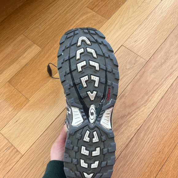 Salomon Runners - Picture 2 of 3